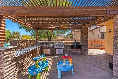 128 W Vuelta Friso, Sahuarita, AZ 85629 - Photo 1