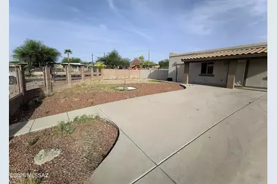 1838 W Calle Del Arroyito, Tucson, AZ 85713 - Photo 4
