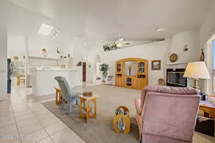 160 S Hampton Hill Ct, Tucson, AZ 85748 - Photo 8
