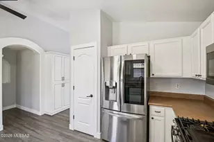 2395 W Silverbell Oasis Way, Tucson, AZ 85745 - Photo 12