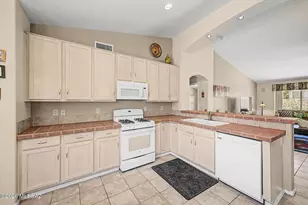 1440 N Goldeneye Way, Green Valley, AZ 85614 - Photo 6