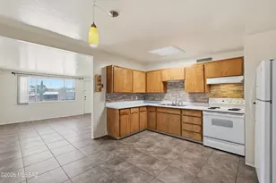 1808 W Caravelle Rd, Tucson, AZ 85713 - Photo 12