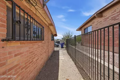1808 W Caravelle Road, Tucson, AZ 85713 - Photo 38