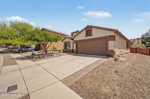 39015 S Furlong Ct, Tucson, AZ 85739 - Photo 2