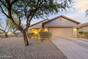 7489 S Mountain Star Dr, Tucson, AZ 85757 - Photo 1