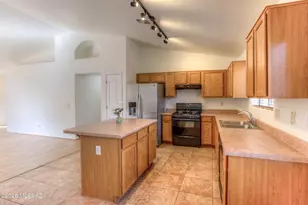 10923 S Lake Gambusi Dr, Vail, AZ 85641 - Photo 14