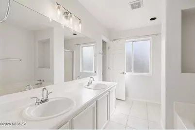 10233 E Desert Mesa Drive, Tucson, AZ 85747 - Photo 12