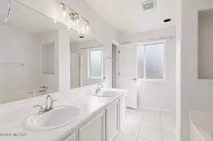 10233 E Desert Mesa Dr, Tucson, AZ 85747 - Photo 12