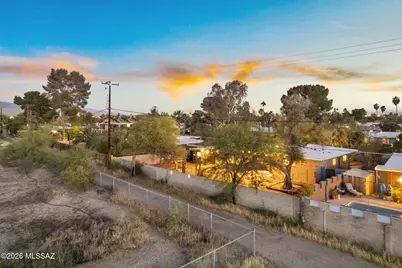 5911 E Oak Street, Tucson, AZ 85711 - Photo 38