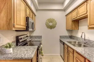 5750 N Camino Esplendora, Tucson, AZ 85718 - Photo 1