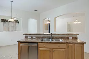 6485 W Knoll Pines Way, Tucson, AZ 85757 - Photo 10