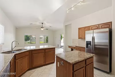 8047 N Arcata Drive, Tucson, AZ 85743 - Photo 10