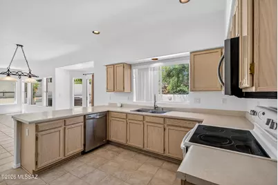 156 S Eastern Dawn Avenue, Tucson, AZ 85748 - Photo 6