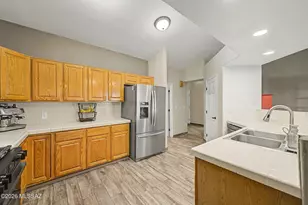 10032 E Domenic Ln, Tucson, AZ 85730 - Photo 12