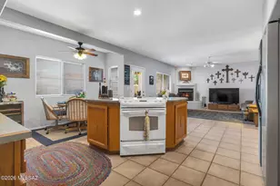 11055 E Blue Grama Dr, Tucson, AZ 85748 - Photo 8