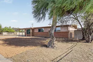 6676 E Calle Dened, Tucson, AZ 85710 - Photo 4