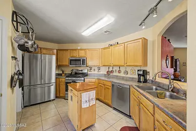 9877 E Spanish Flower Court, Tucson, AZ 85748 - Photo 8