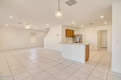 8811 E Stone Meadow Circle, Tucson, AZ 85730 - Photo 12
