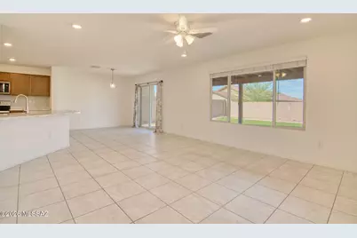 8811 E Stone Meadow Circle, Tucson, AZ 85730 - Photo 10