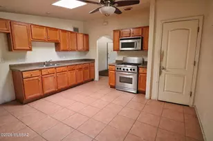 601 N San Jose Ave, Tucson, AZ 85745 - Photo 2
