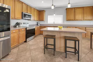 8241 N Stonehill Dr, Tucson, AZ 85743 - Photo 12