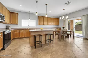 8241 N Stonehill Dr, Tucson, AZ 85743 - Photo 10