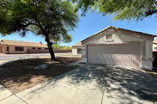 2574 W Southern Star Dr, Tucson, AZ 85713 - Photo 2