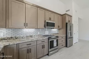 121 W Calle Escudilla, Green Valley, AZ 85614 - Photo 12