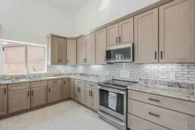 121 W Calle Escudilla, Green Valley, AZ 85614 - Photo 6