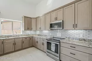 121 W Calle Escudilla, Green Valley, AZ 85614 - Photo 6