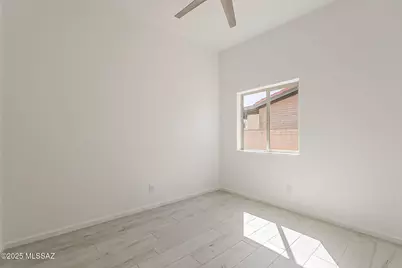 121 W Calle Escudilla, Green Valley, AZ 85614 - Photo 28