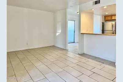1620 N Wilmot Road #UNIT P187, Tucson, AZ 85712 - Photo 2