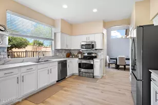 9723 E Rock Ridge Ct, Tucson, AZ 85749 - Photo 16