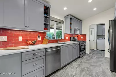 2201 S Diamond Bar Lane, Tucson, AZ 85713 - Photo 12