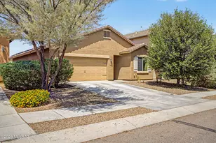6716 S May Fly Dr, Tucson, AZ 85757 - Photo 2