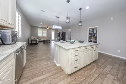 9496 S Horned Lizard Circle, Tucson, AZ 85747 - Photo 6