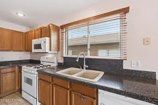 9938 E Rocky Vista Dr, Tucson, AZ 85748 - Photo 8