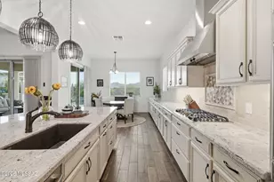 13655 N Meadowhawk Ln, Oro Valley, AZ 85755 - Photo 12