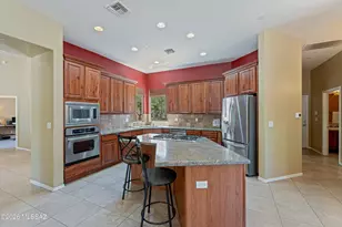 9778 N Sumter Ct, Tucson, AZ 85742 - Photo 2