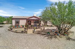 11762 W Peaceful Ln, Tucson, AZ 85735 - Photo 2