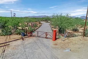 11762 W Peaceful Ln, Tucson, AZ 85735 - Photo 4