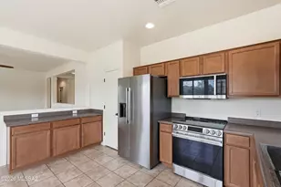 584 N Highlands Grove Ln, Sahuarita, AZ 85629 - Photo 8