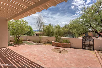 651 W Camino Del Bondadoso, Green Valley, AZ 85614 - Photo 8