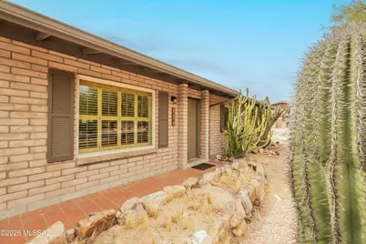 10181 N Hacienda Hermosa Drive, Tucson, AZ 85737 - Photo 6