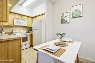 1810 E Blacklidge Dr, Tucson, AZ 85719 - Photo 8