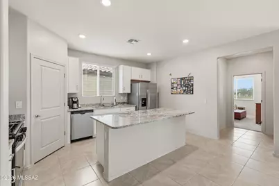 7782 S New Strike Way, Tucson, AZ 85747 - Photo 10