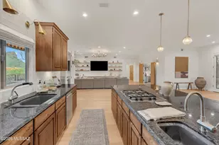 1961 S Diamond D Dr, Tucson, AZ 85713 - Photo 16