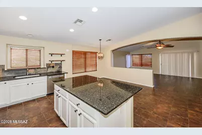 17173 S Sienna Bluffs Trail, Corona de Tucson, AZ 85641 - Photo 6