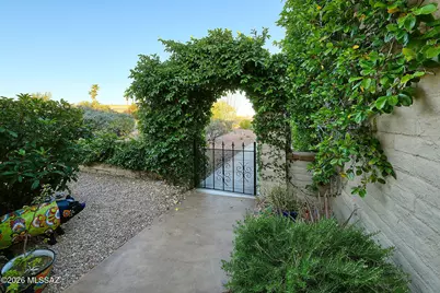 5270 N Fort Yuma Trail, Tucson, AZ 85750 - Photo 4