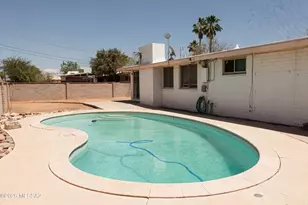 6825 E Oberlin Dr, Tucson, AZ 85710 - Photo 2
